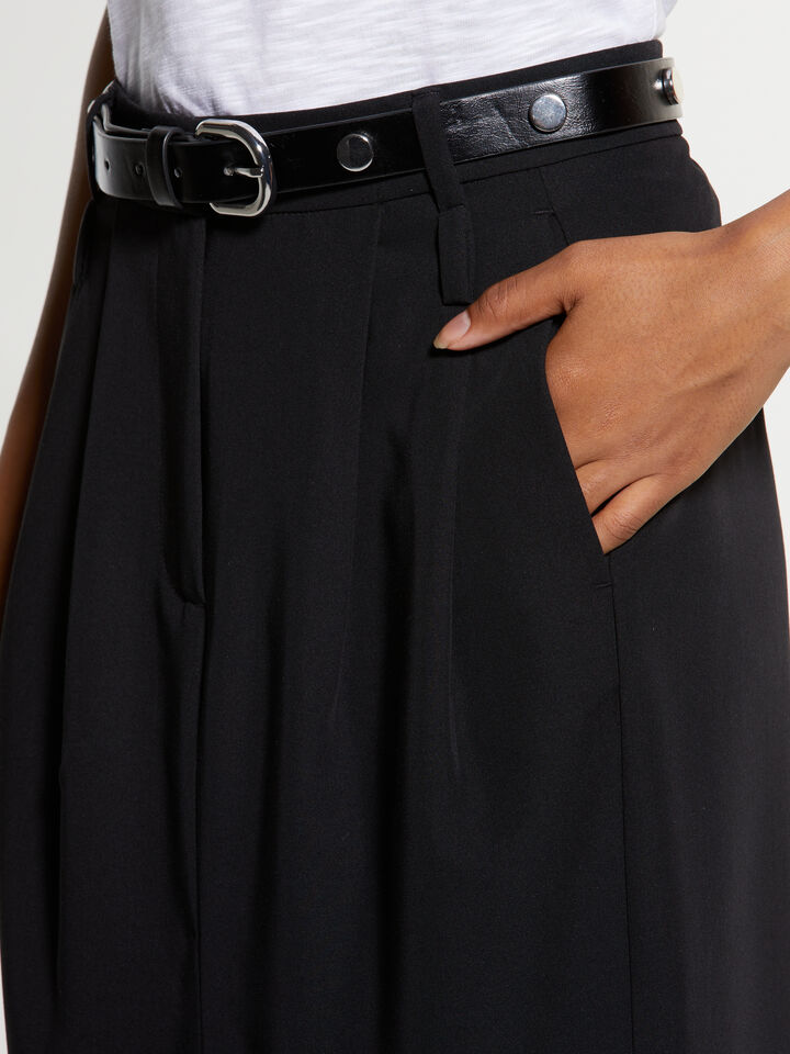 Black midi skirt with slit - women's midi skirts - Black | Sisley image number 4